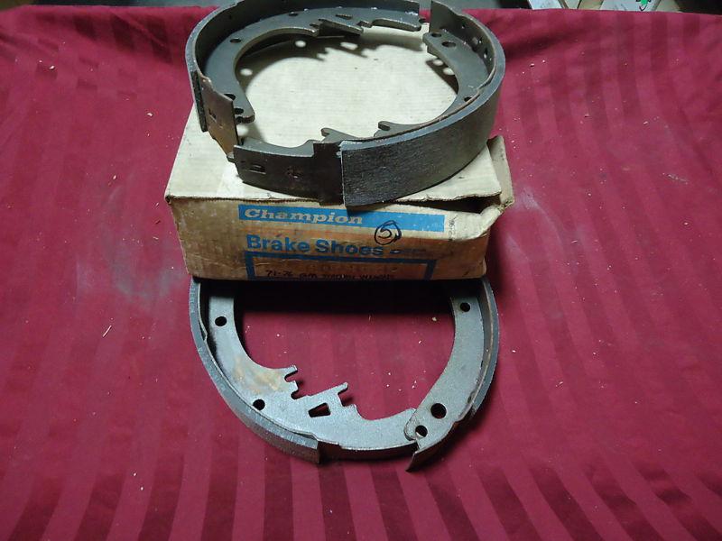 1971-76 pont olds chev & buick set of rear brake shoes