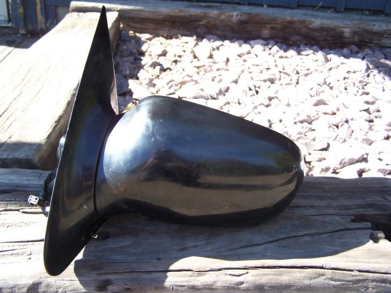 2000-2005  sunfire drivers side mirror 