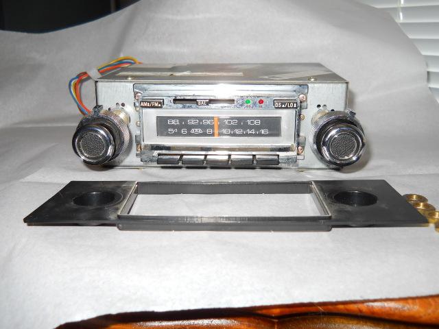 Vintage a.r.a japan am fm 8-track stereo indash radio (car stereo) 