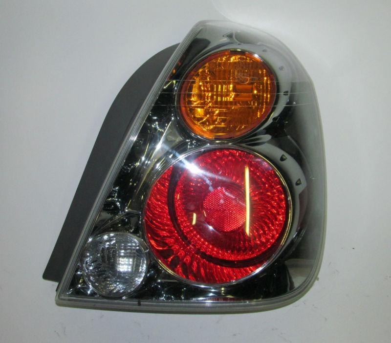 02 03 04 nissan altima oem right tail light nice!