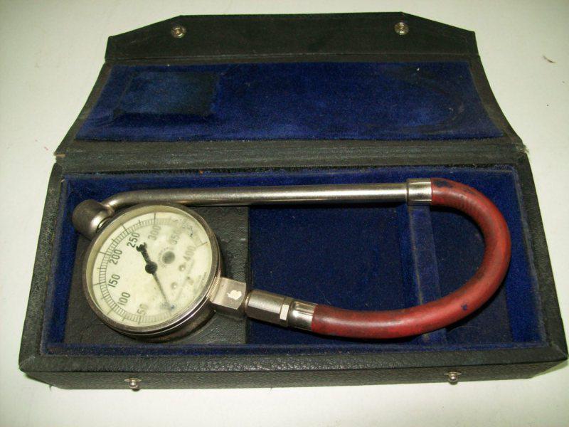 Vintage aircraft tire pressure gauge 0-400 psi used