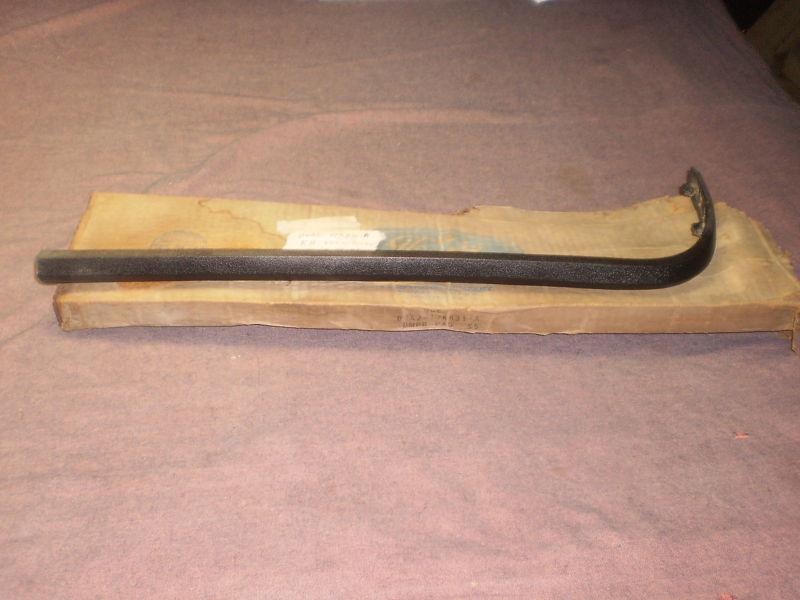 Ford 74 fullsize rear bumper outer pad rh orig. ford nos