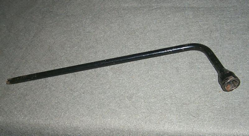 Lug wrench-spare tire 1992 1993 1994 1995 1996 1997 lincoln town car trunk/4.6l