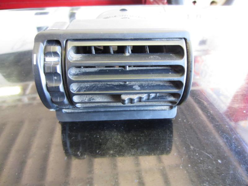 Bmw sides left& right  fresh air dash vent   e30  #046