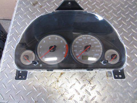 Speedometer in kph 5-speed oem, 03-05 honda civic coupe, 2-dr (approx 200 kms)