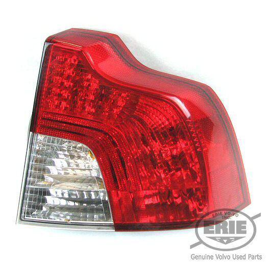 Volvo oem right passenger tail light 30744538 fits volvo s40 2008-2013