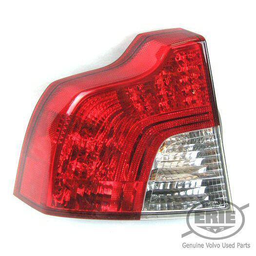 Volvo oem left drivers tail light 30744537 fits volvo s40 2008-2013