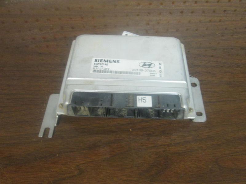 (bb2016) 00 01  hyundai sonata  engine  control module  5wy1214g