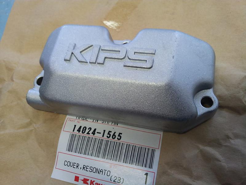 Kawasaki kdx200 e 1989-1994 kx125 e f h 1988-1991 resonator cover 14024-1565 nos