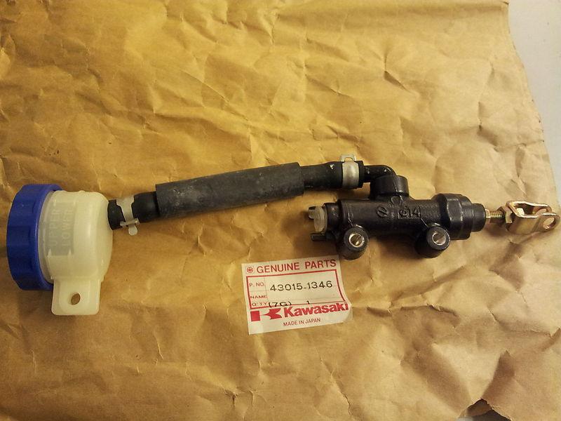 Kawasaki zx600 ninja gpx 600 88-91 rear brake master cylinder 43015-1346 nos