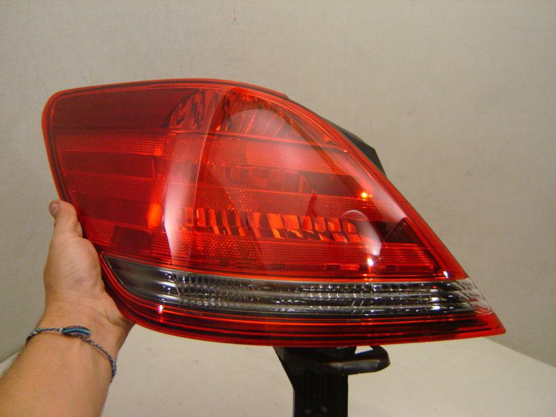 Toyota avalon left tail light 08 09 10 oem 