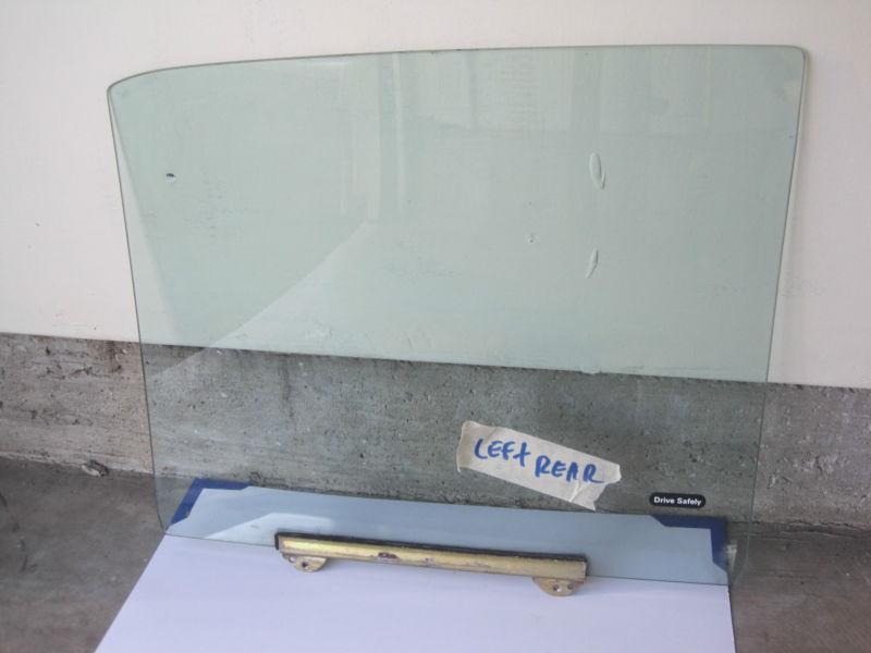 Mercedes-benz w115 door glass window, left rear side