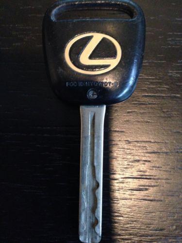 * genuine oem lexus key with keyless entry remote transmitter used hyqwdt-b *