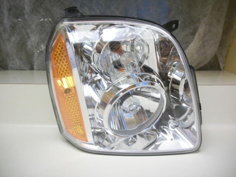 Gmc yukon 07 08 09 10 11 12 13 headlight oem rh w free shipping 