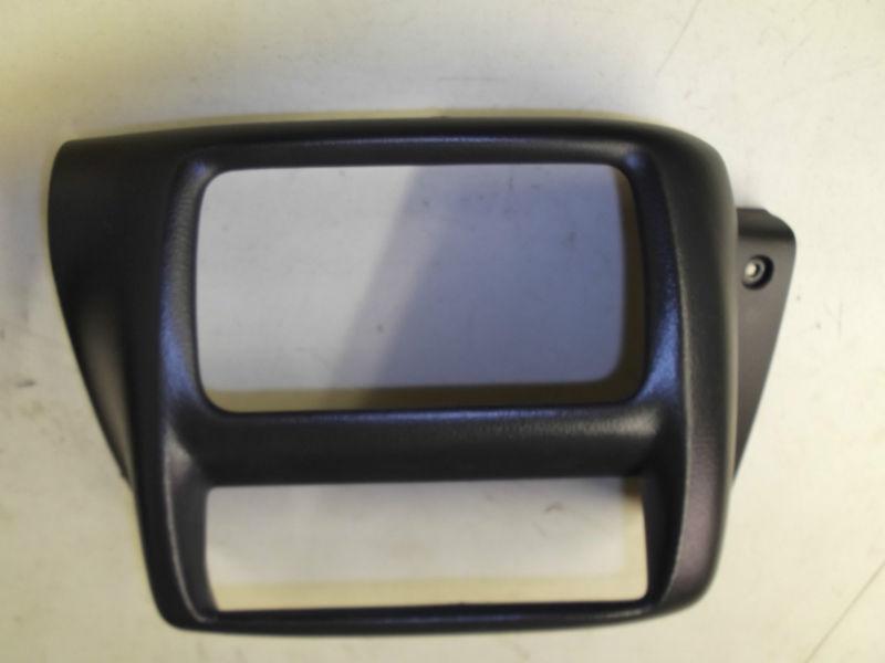 04 05 pontiac sunfire - radio / heater control dash bezel - interior trim 12i