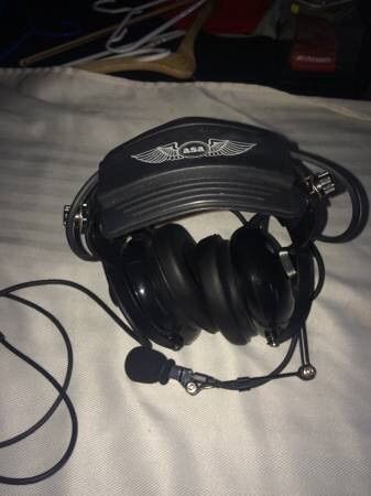 Pilot&#039;s asa aviation headset