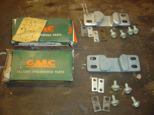 1952 1953 1954 1955 1956 gmc chevrolet pickup truck nos gm door striker plates