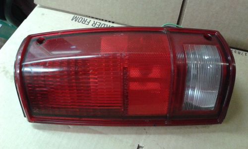 1986 s10 pick up passenger tail light  166-01083cr