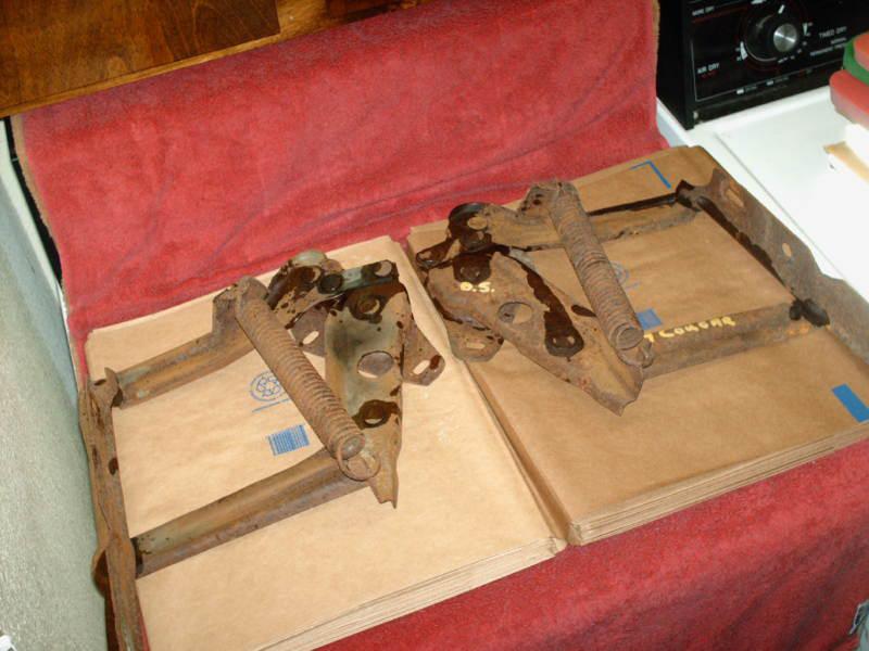 1974 75 76 77 78 1979 ford / mercury cougar matching pair of hood hinges / lifts