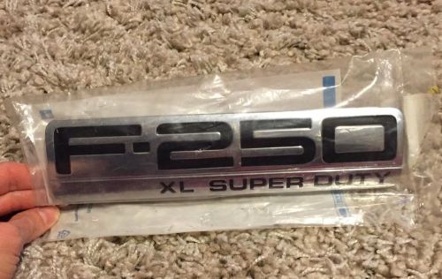 New ford f-250 xl super duty chrome fender emblem 5c3z-16720-db oem 05-07