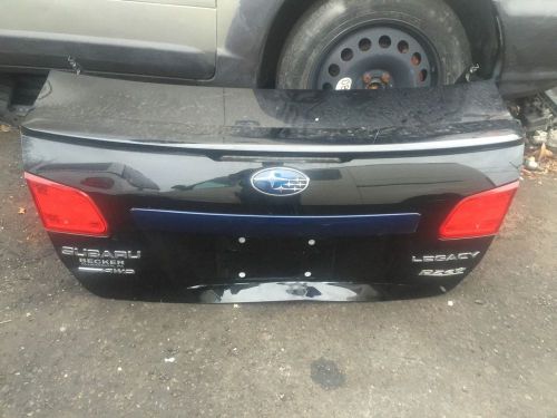 2013 subaru legacy 4dr tail gate  oem