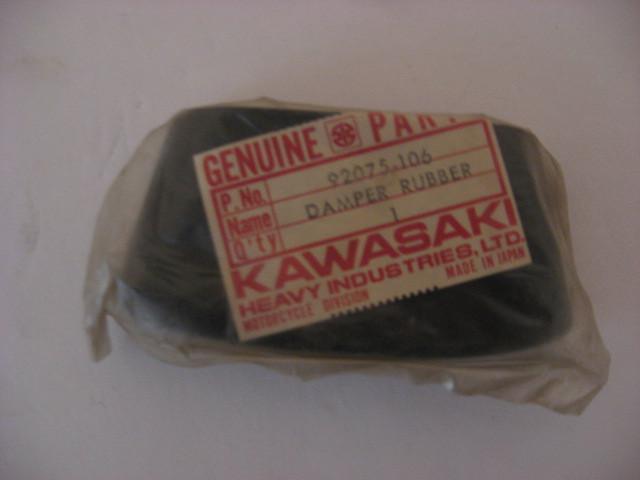 Kawasaki g5 nos tank damper rubber pn 92075-106