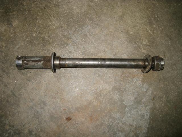 1973 yamaha dt250  - front axle bolt