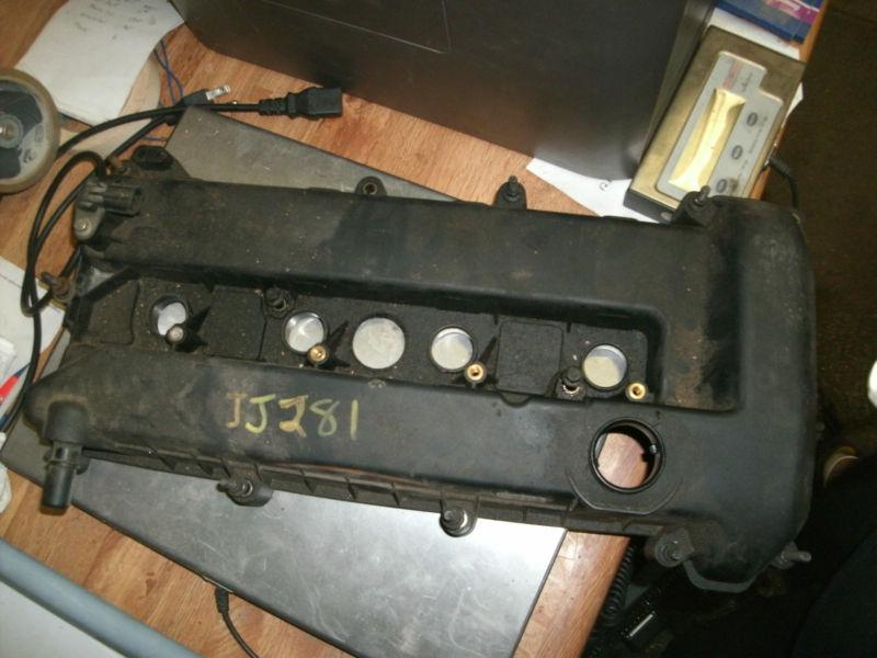 05 2.0 dohc  focus valve cover