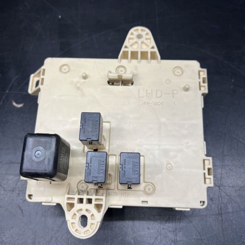 2001 lexus is300 right passenger fuse relay power junction box panel floor oem