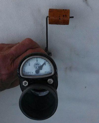 Gas gauge monitor! great for old cars that don't have a gas gauge! cool part!