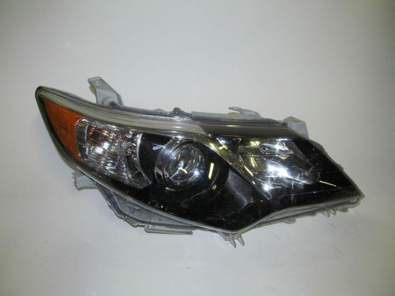 2012 2013 toyota camry oem right headlight nice!