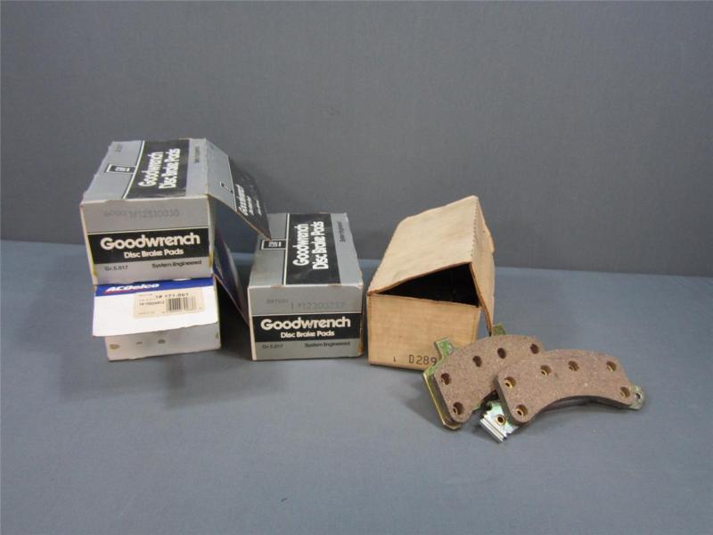 New gm/delco/goodwrench disc brake pads vintage auto parts 1989-91? lot 4