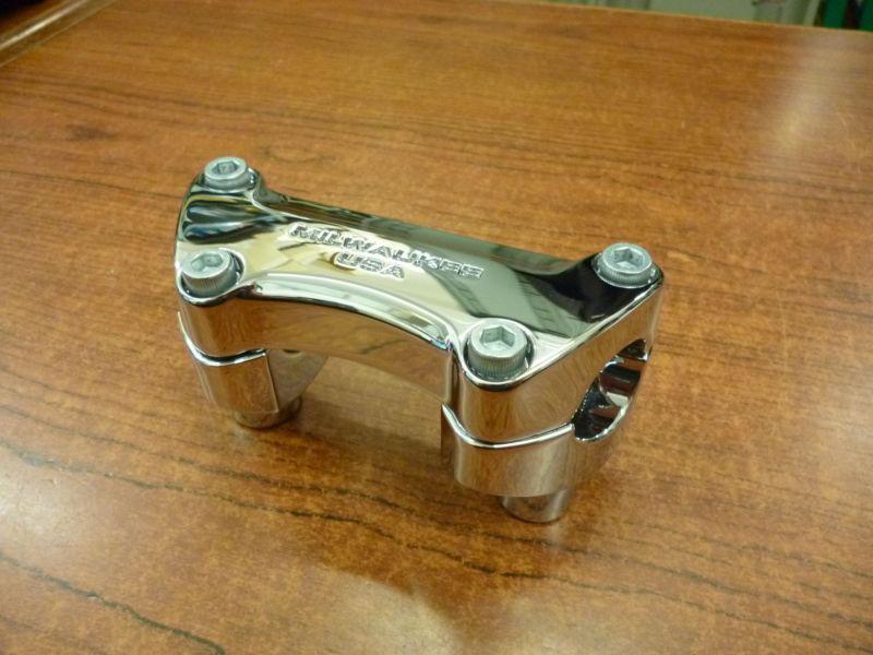 2013 harley davidson dyna street bob chrome risers & top clamp used 55900025