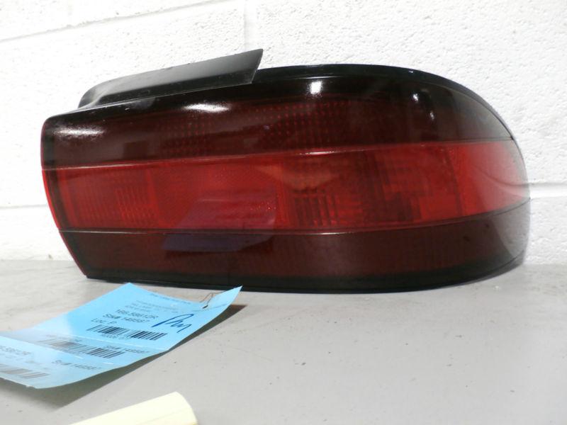 93-97 geo prizm passenger side tail light