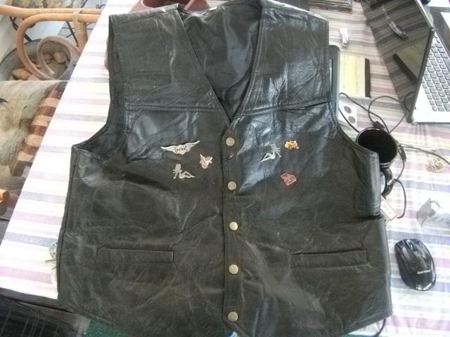 Genuine leather vest with large harley davidson patch on the back ~very nice~ 