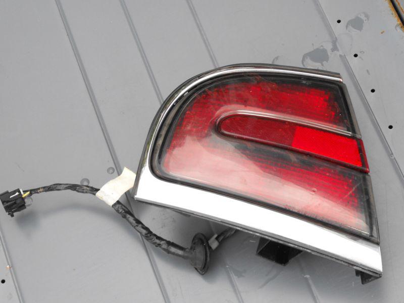 98 99 00 01 02 03 04 buick park avenue left tail light 