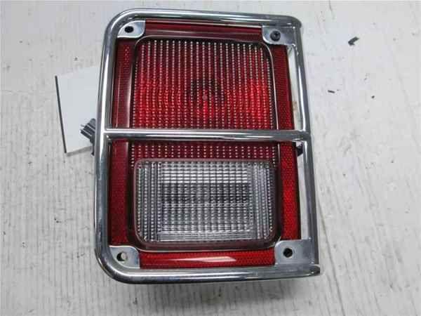 2007-2013 jeep wrangler passenger right tail light oem