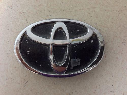 Toyota emblem