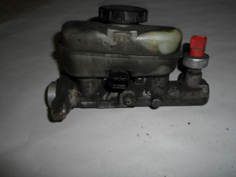 1999 2000 2001 mercury mountaineer brake fluid reservoir