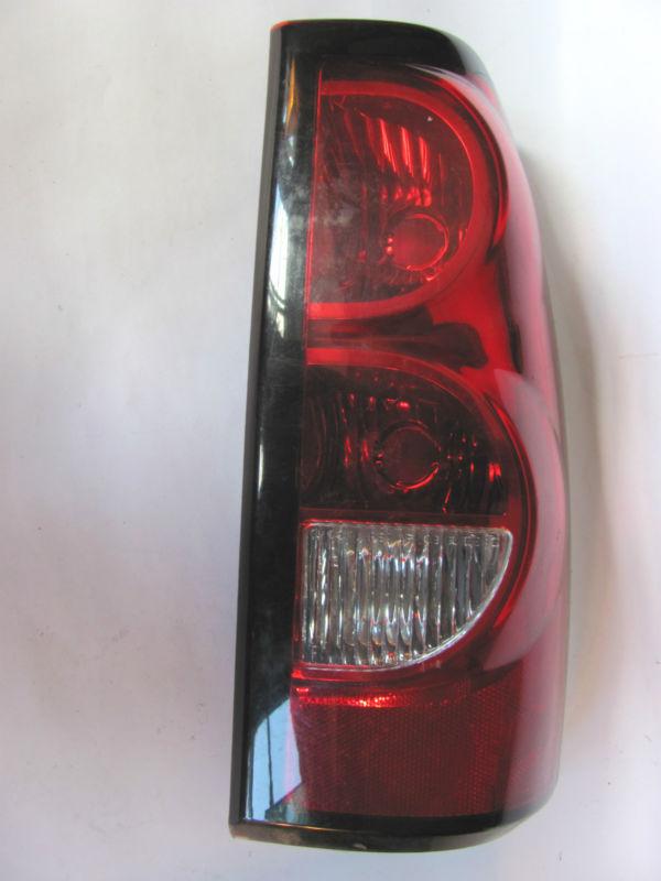 2003 2004 2005 2006 2007 chevrolet silverado right tail light pass side oem