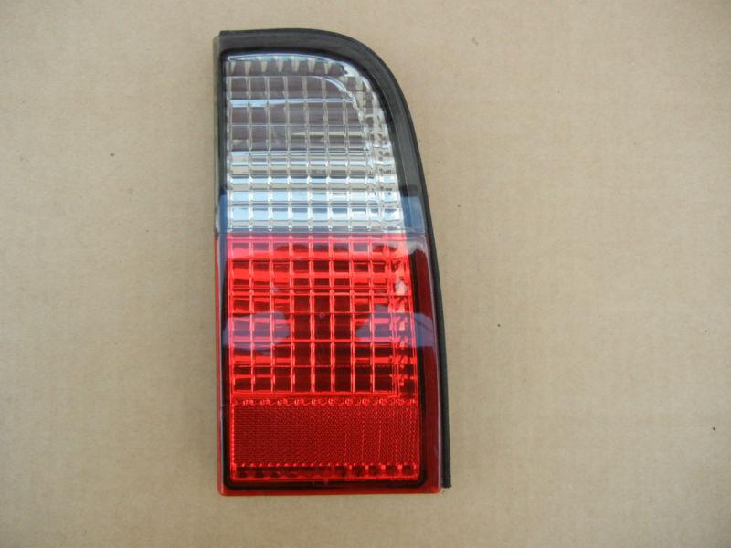 03-06 lincoln ls left driver side inner tail light taillight brake lamp assembly