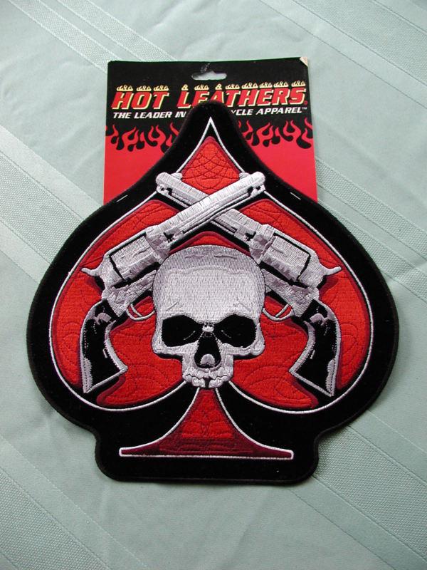 Skull and pistols large patch