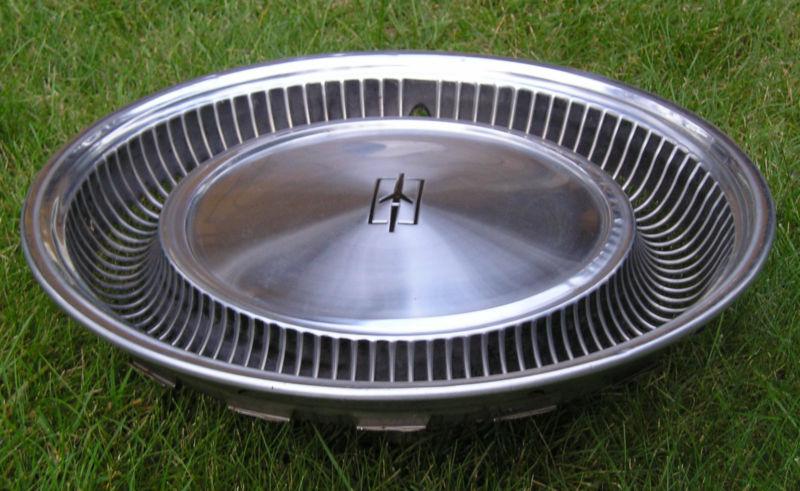 1971 oldsmobile delta 88 hubcap 15 inch rim size 