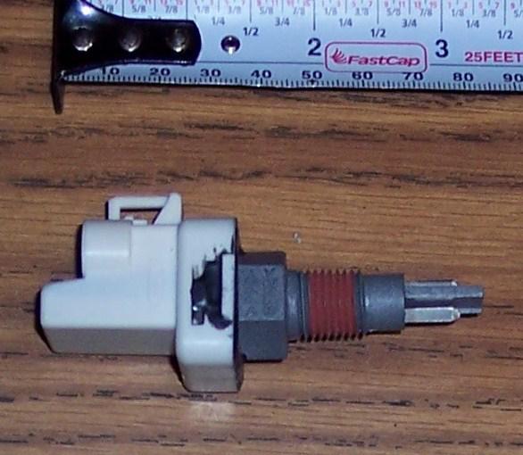 Casco universal coolant sensor 1/4" npt heavy truck coach marine 3 pin connector