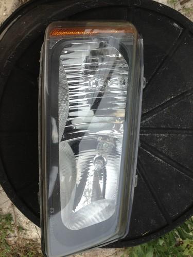 2003-2006 chevy silverado headlight right 03,04,05,06 oem w bulbs