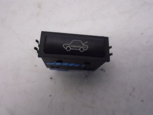 Bmw 2001 e46 325ci trunk release unlocking switch oem 61318365579