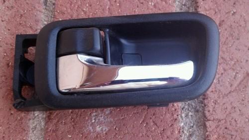 01-05 lexus is300 rear interior door handle