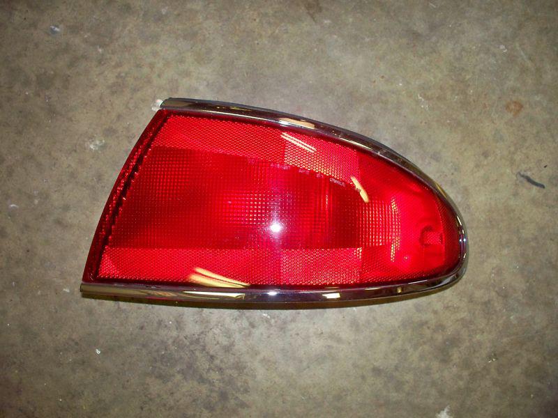 97,98,99,00,01,02,03,04,05 buick century right pass side tail light assembly