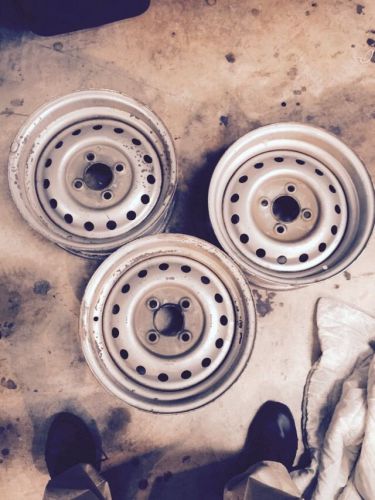 Triumph tr-6 wheels