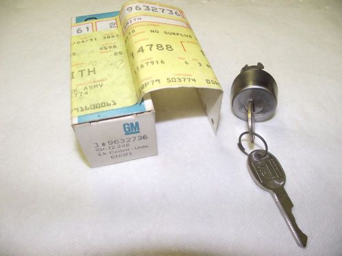 Nos oem gm trunk lock cylinder with 2 keys part# 9632736 78-81 camaro